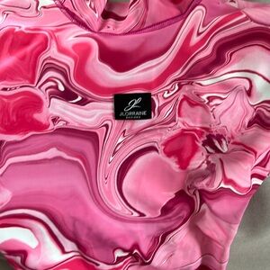 This is a JLorraine Designs size L